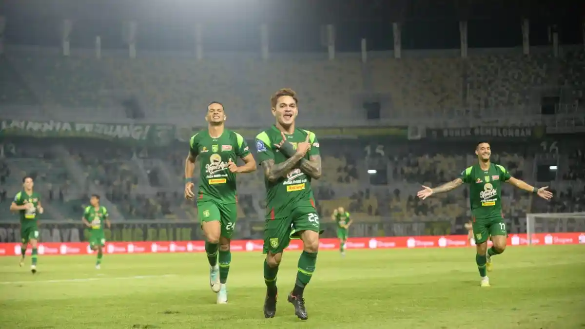 Livescore Persebaya vs PSM Makassar 1-0 Menit 27, Gali Freitas Perdayai Reza Arya