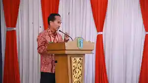 BERIKAN-KETERANGAN-Bupati-Sin.jpg