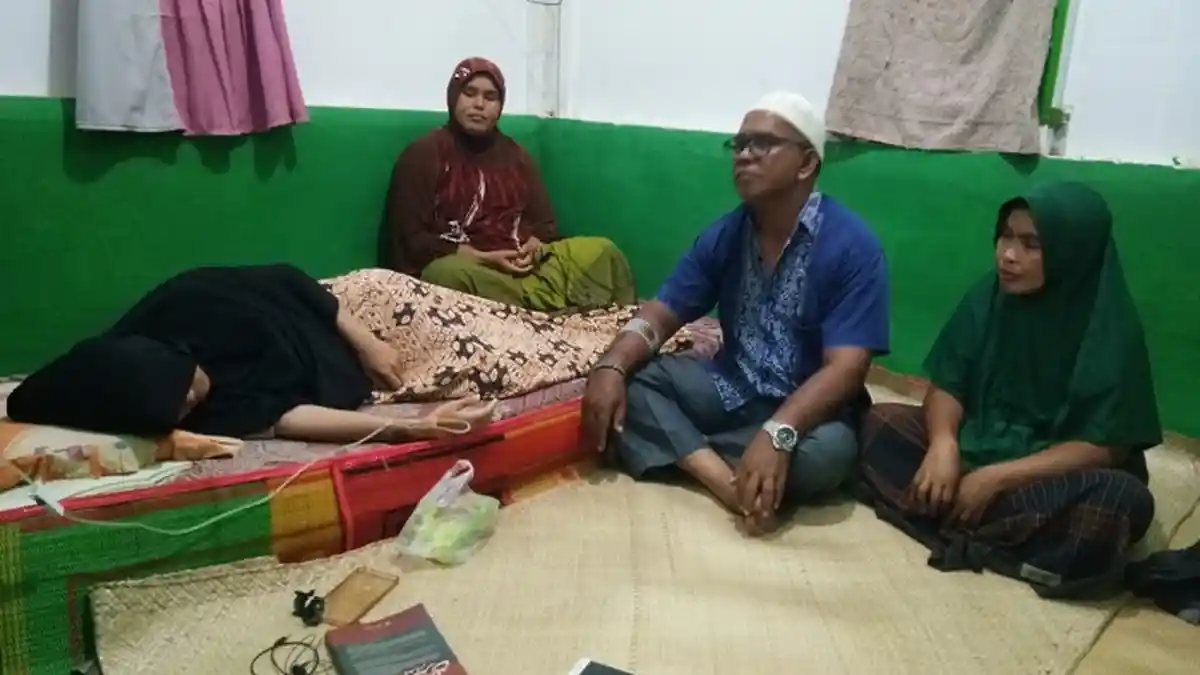 Derita Kanker Payudara, Santriwati Kurang Mampu ini Butuh Perhatian