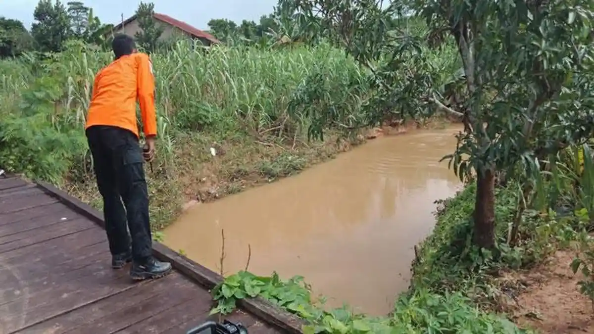 BREAKING NEWS - Anak Berkebutuhan Khusus di Tanjungpinang Diduga Hanyut di Parit