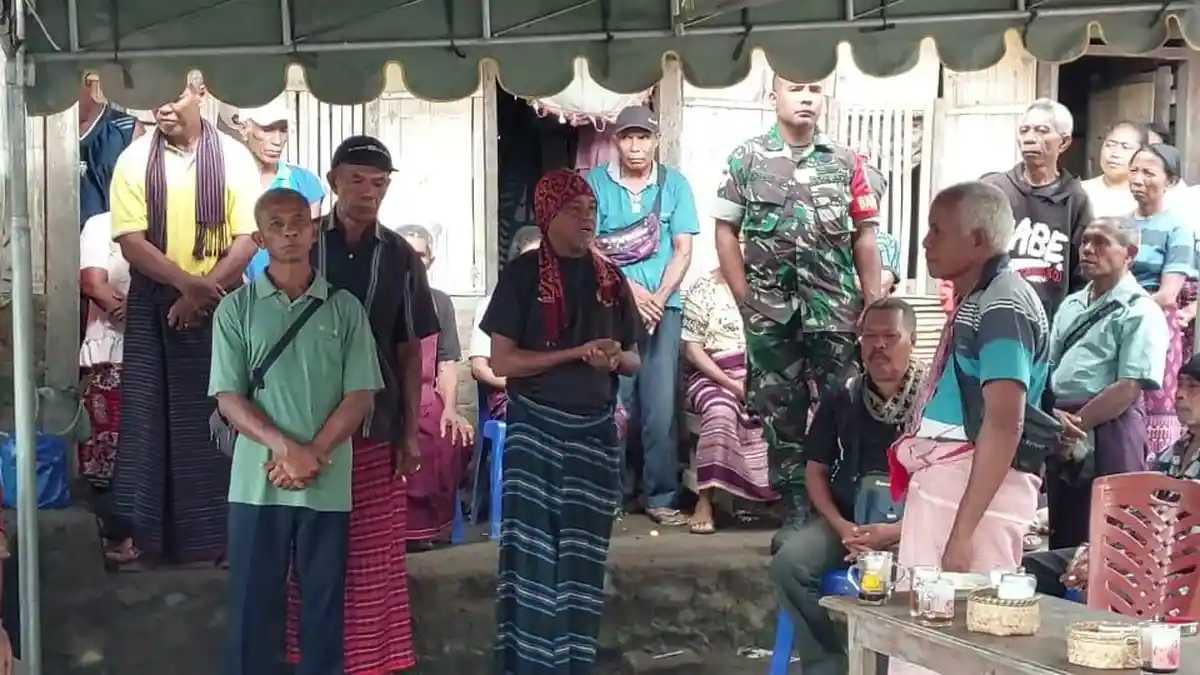 Warga Lereng Lewotobi Minta Maaf Lewat Ritual Tuba Ile, Jalan Kaki ke Radius 2 KM dari Gunung