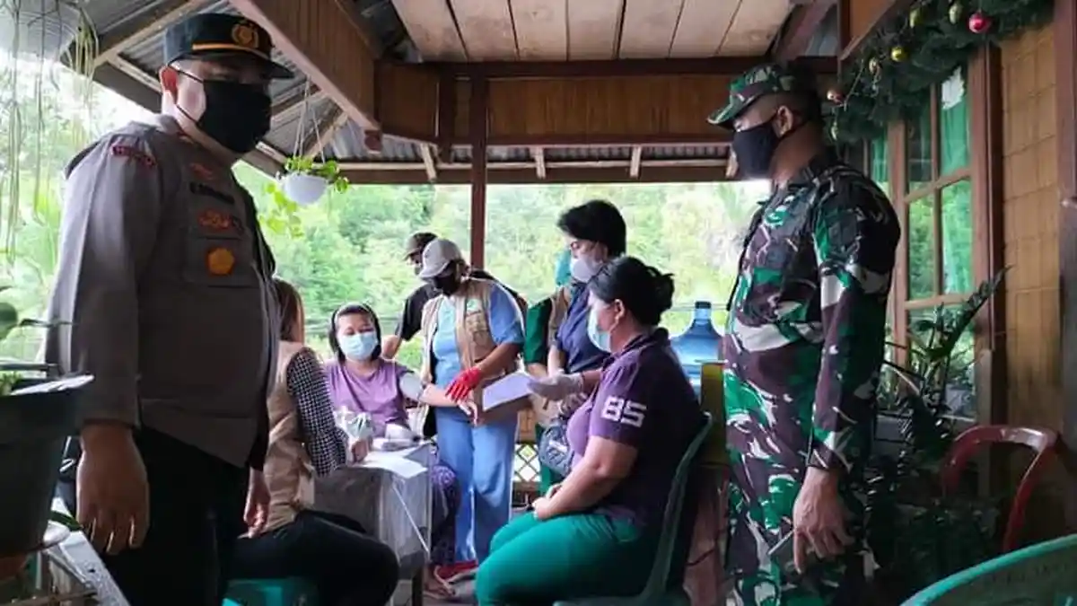 Vaksinasi Dor to Dor di Desa Munte Targetkan 250 Warga