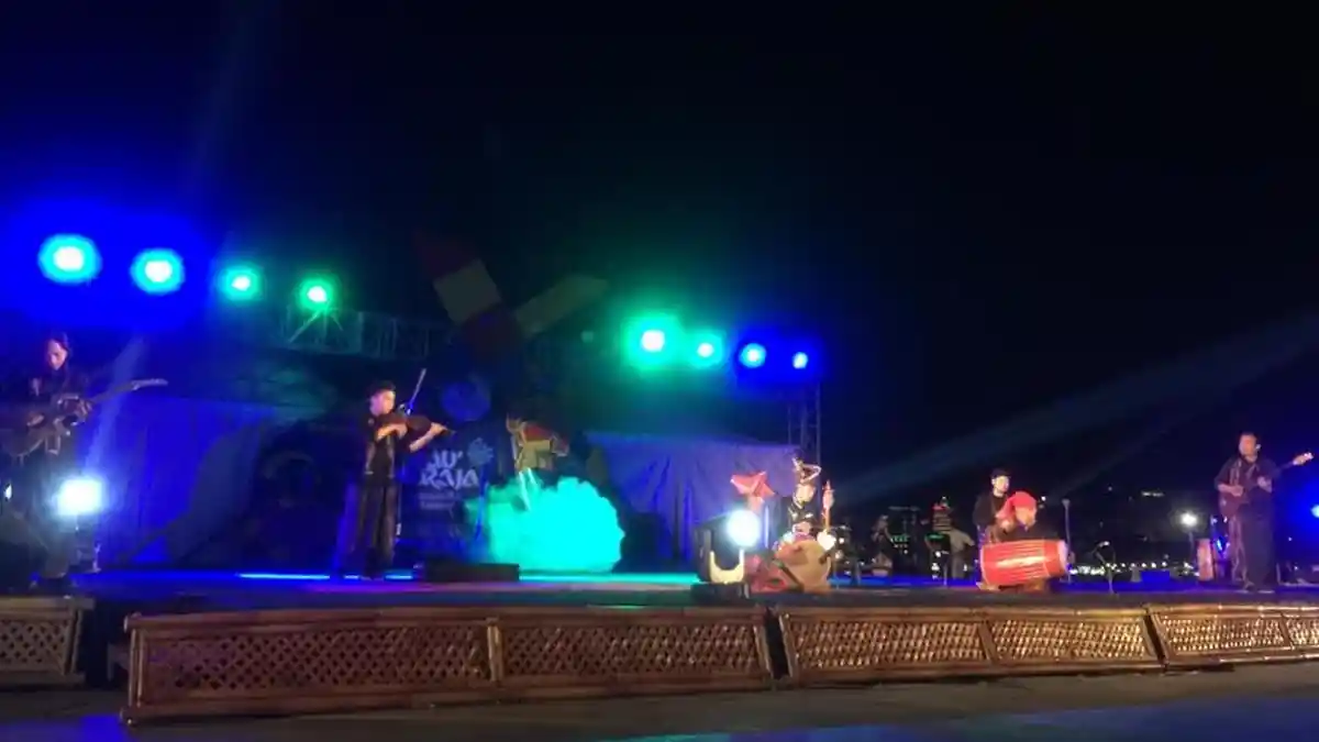 Urbaneggs Makassar Suguhkan Karya Rimang di Event Gau Maraja