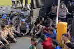Demo di Mapolda Kalsel Berlangsung Hingga Petang, Ini Tuntutan Mahasiswa Pengunjuk Rasa 