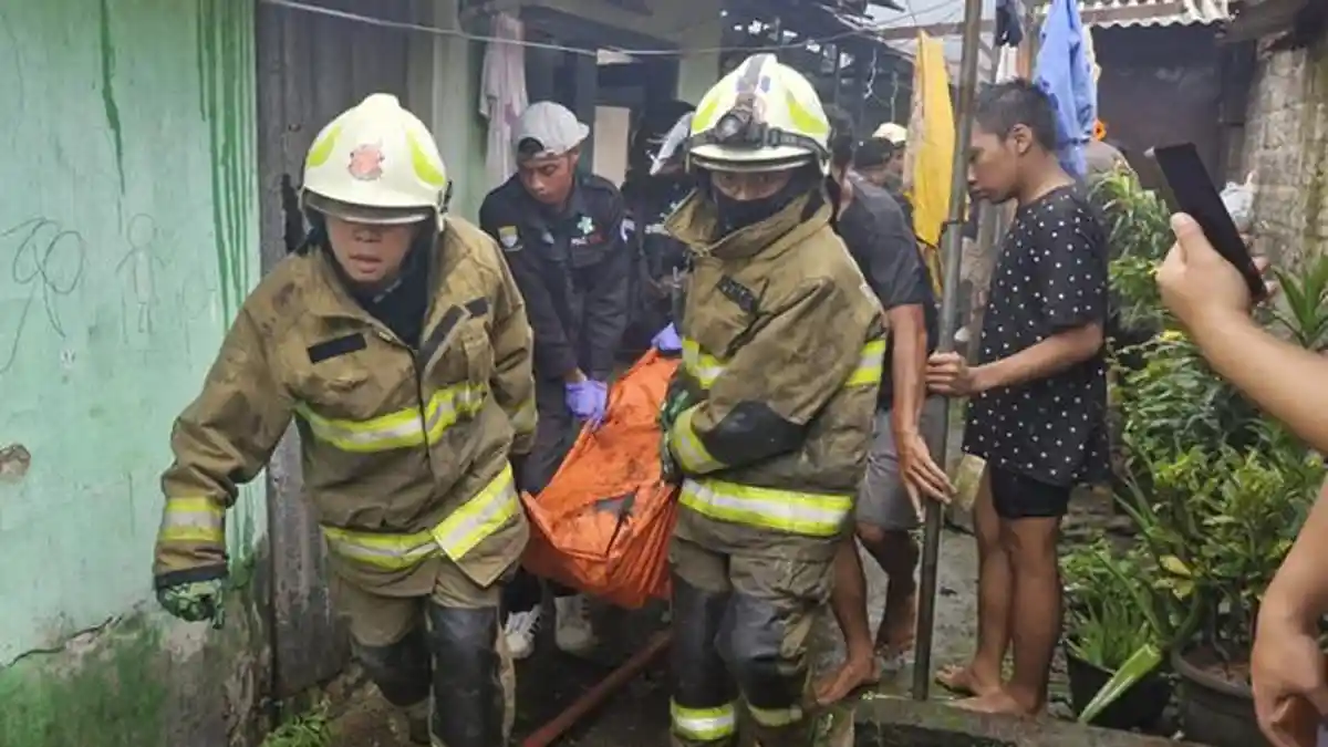 Detik-detik Kebakaran Hebat Hanguskan Kontrakan di Bandung, 1 Orang Berkebutuhan Khusus Tewas