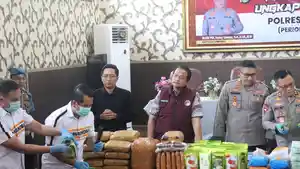 Kapolda-Lampung-ekspose-narkoba-Lamsel.jpg