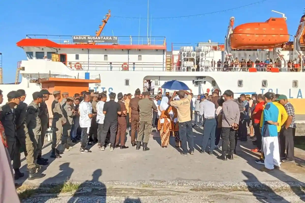 Kedatangan Kajari Taliabu yang Baru Yoki Adrianus Disambut Meriah