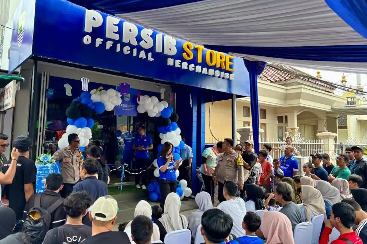 Reaksi Julio Cesar dan Teja Paku Alam Lihat Antusias Bobotoh Sambut Kehadiran Persib Store di Tasik