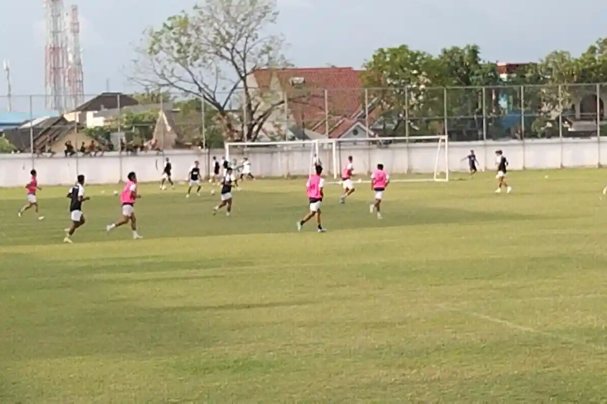 Pengamat Sarankan Bernardo Tavares Mainkan Semua Pemain Trial Saat Uji Coba Lawan Persik Kediri