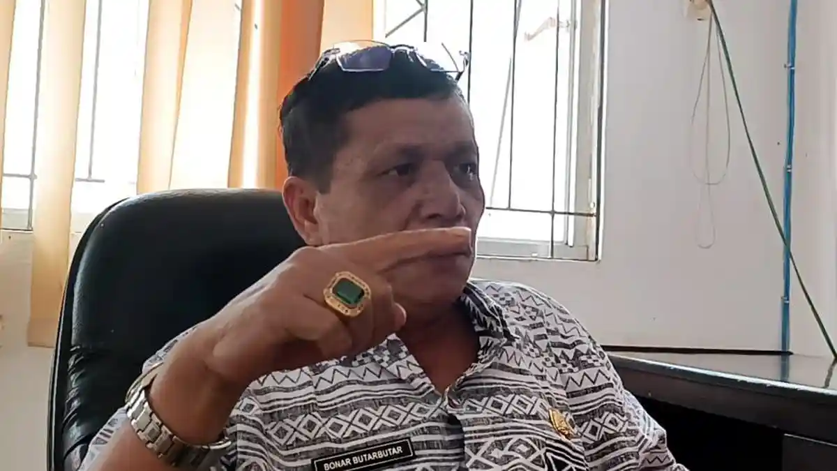 Jelang Pemilu 2024, Disdukcapil Toba Jemput Bola Datangi Sekolah Rekam Data e-KTP Pemilih Pemula