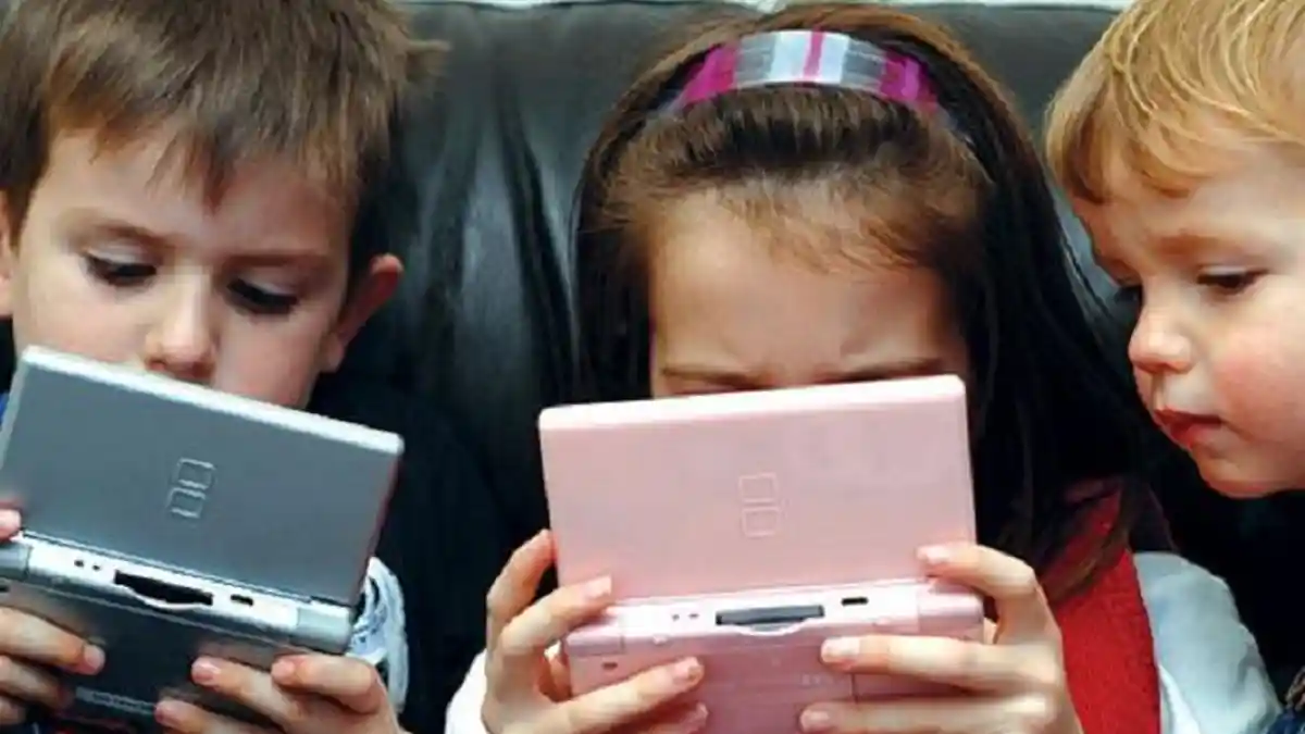 Bocah Usia 5 Tahun Mendadak Juling karena Terlalu Sering Main Gadget, Akhirnya Jalani Operasi Mata