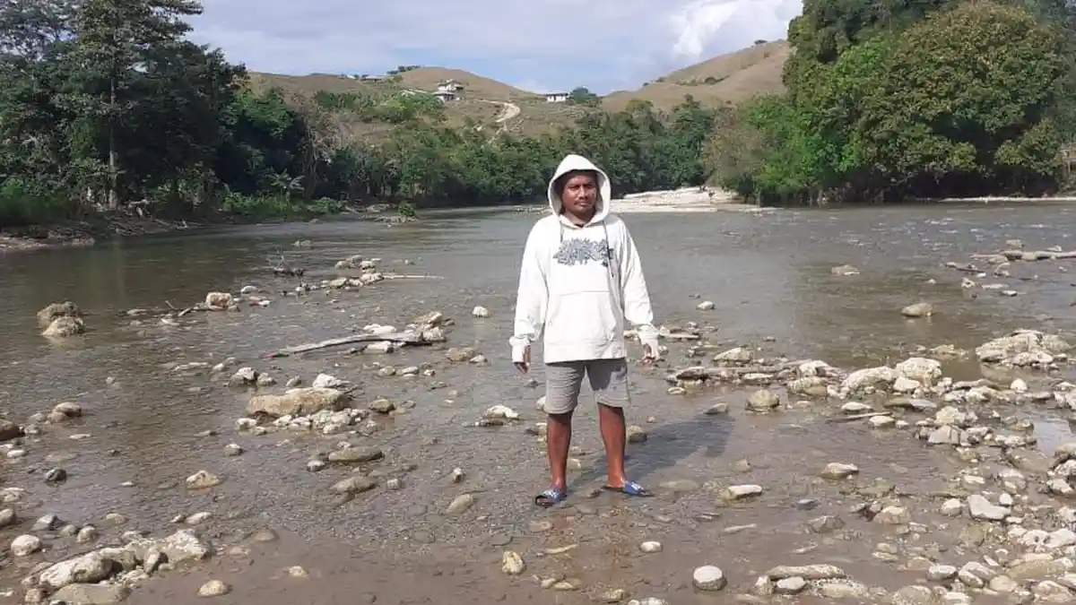 Warga Desa Lenang Sumba Tengah Minta Pemerintah Perbaiki Ruas Jalan Raya Mamboro
