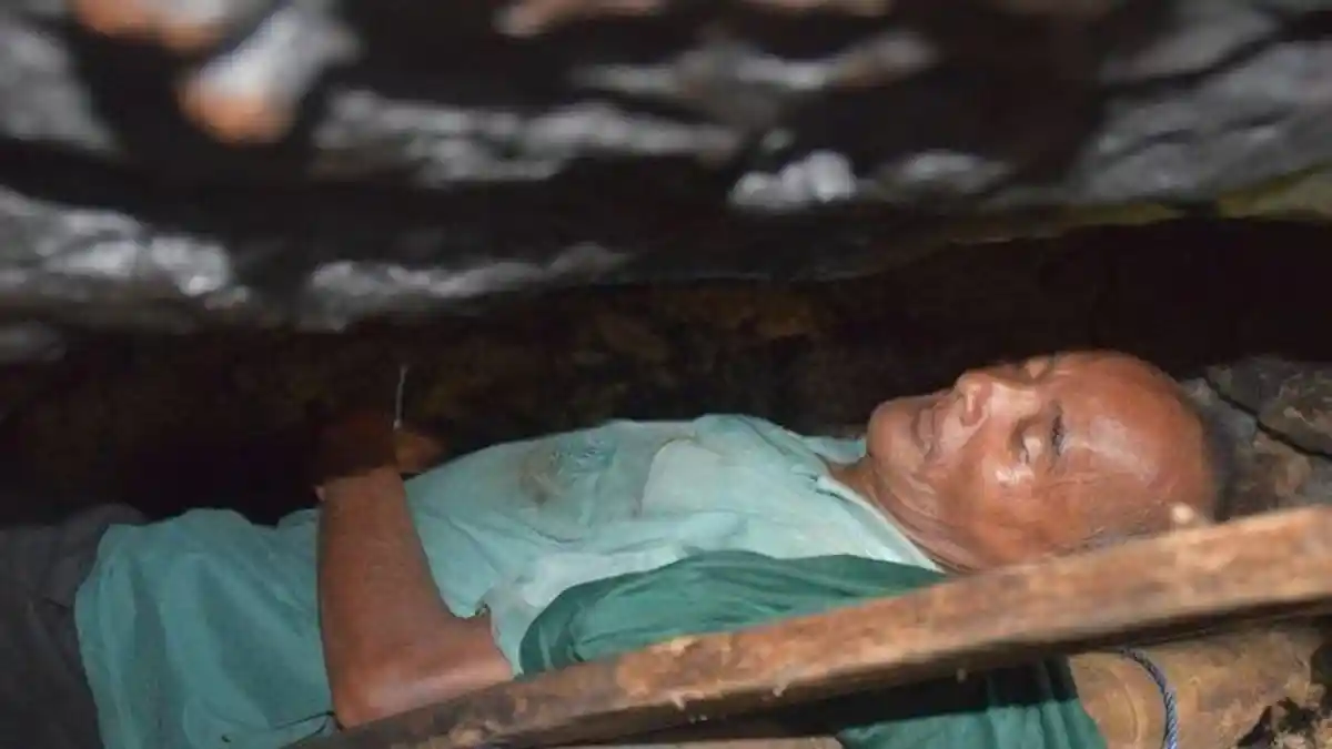 Cara Pria Penghuni Goa di Sulawesi Tenggara Bertahan Hidup, Tidur di Celah-celah Bebatuan