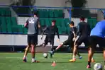 Pemain-PSIS-Semarang-Jonathan-Cantillana-saat-sesi-latihan.jpg
