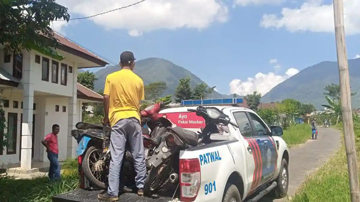 Polisi Bubarkan Aksi Konvoi Ratusan Pelajar SMA di Ruteng, Manggarai