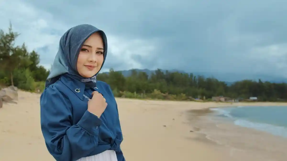 Jebolan LIDA 2 Indosiar Cut Zuhra Luncurkan Lima Lagu Terbaru