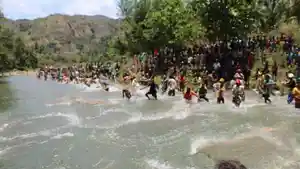 ritual-Magowo-di-Kolam-Libu-Watu-Daerah-Aliran-Sungai-DAS-Welibo-Sumba-Barat.jpg