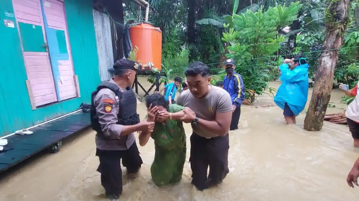 Duka Mendalam, Lansia di Batu Cermin Samarinda Nekat Ceburkan Diri ke Sungai Cari Cucunya 