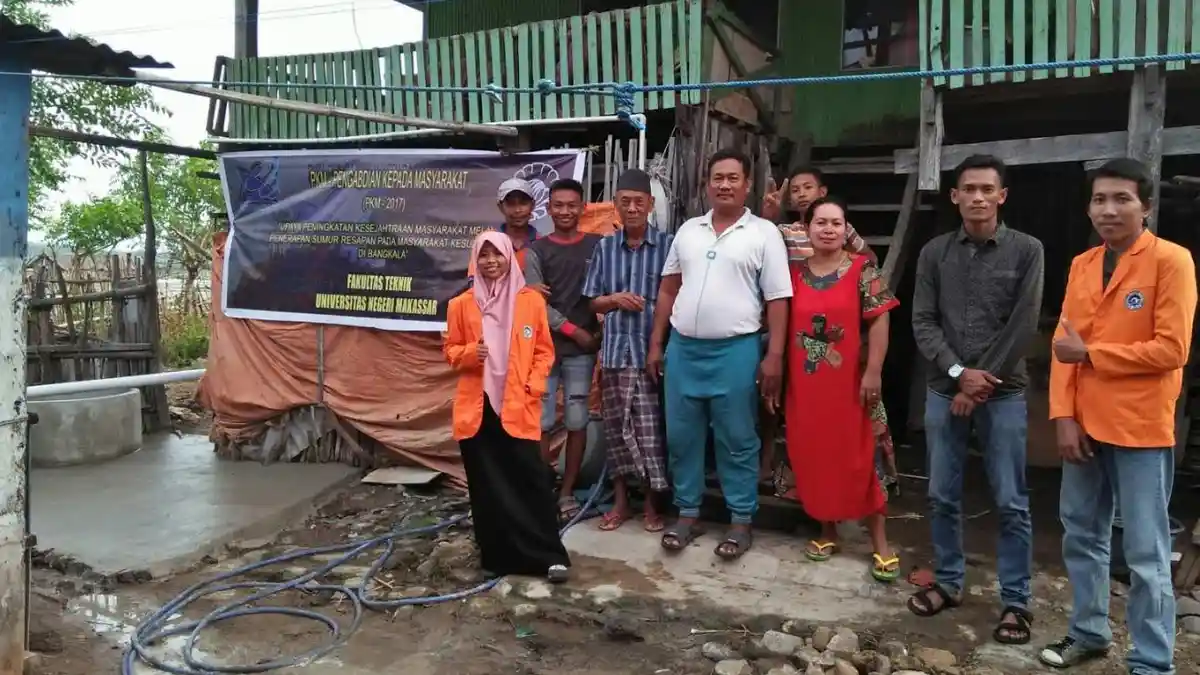Mahasiswa Teknik UNM Terapkan Inovasi Sumur Resapan di Bangkala Jeneponto