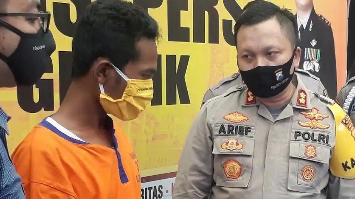 Pria di Gresik Bunuh Ayah Tiri Karena Kesal Ibunya Ditelantarkan
