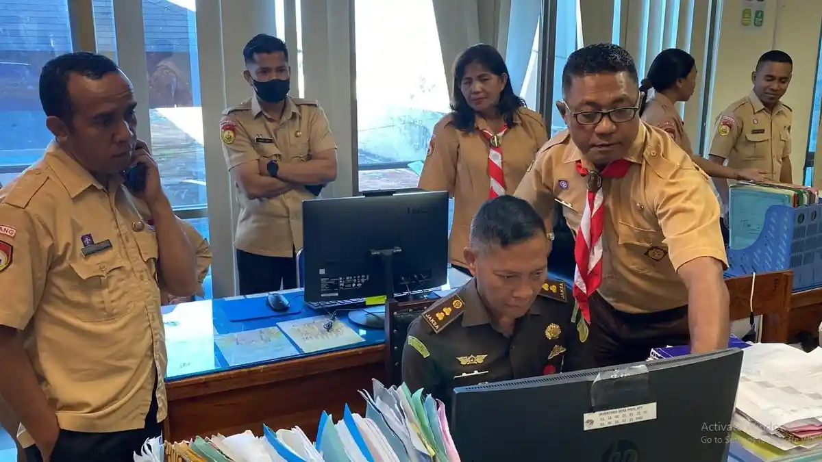 Jaksa Sita 65 Dokumen Saat Geledah Kantor Gubernur NTT