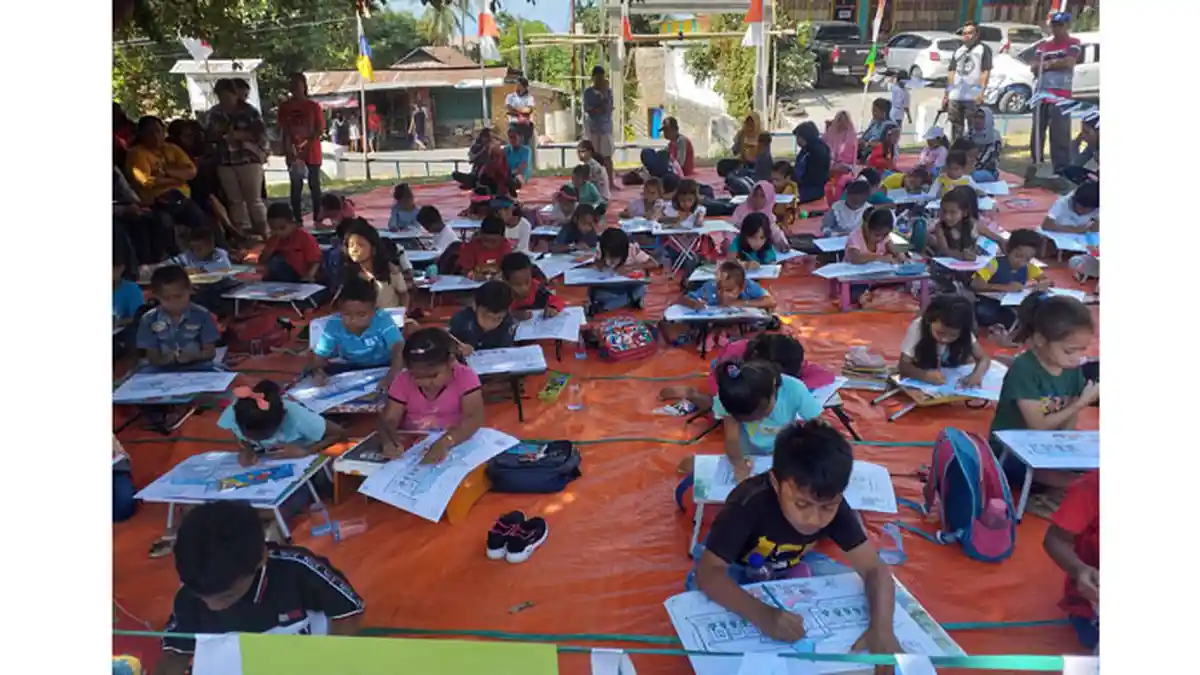 300 Anak Ikut Lomba Mewarnai di Gedung RRI Ende