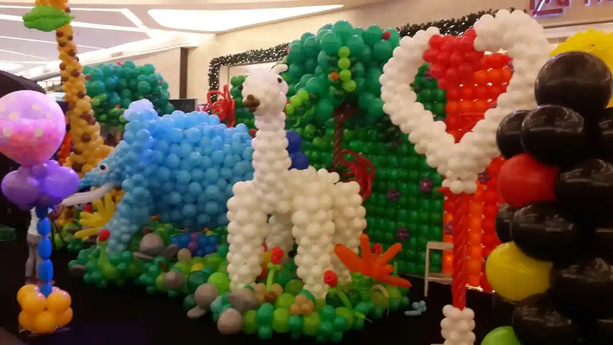 Wah! Banyak Balon Lucu di TSM Makassar, Cocok untuk Anak Lho - atrium-metro-ground_20161203_225213.jpg