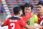 Ernando-Ari-dkk-usai-membawa-Timnas-Indonesia-U-22-mengalahkan-Vietnam-di-semifinal-SEA-Games.jpg