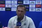 Asisten-pelatih-Persib-Bandung-Igor-Tolic-dalam-sesi-jumpa-pers.jpg