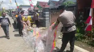 balon-udara-bermuatan-petasan-rusak-rumah-warga-tulungagung-asdf3df.jpg