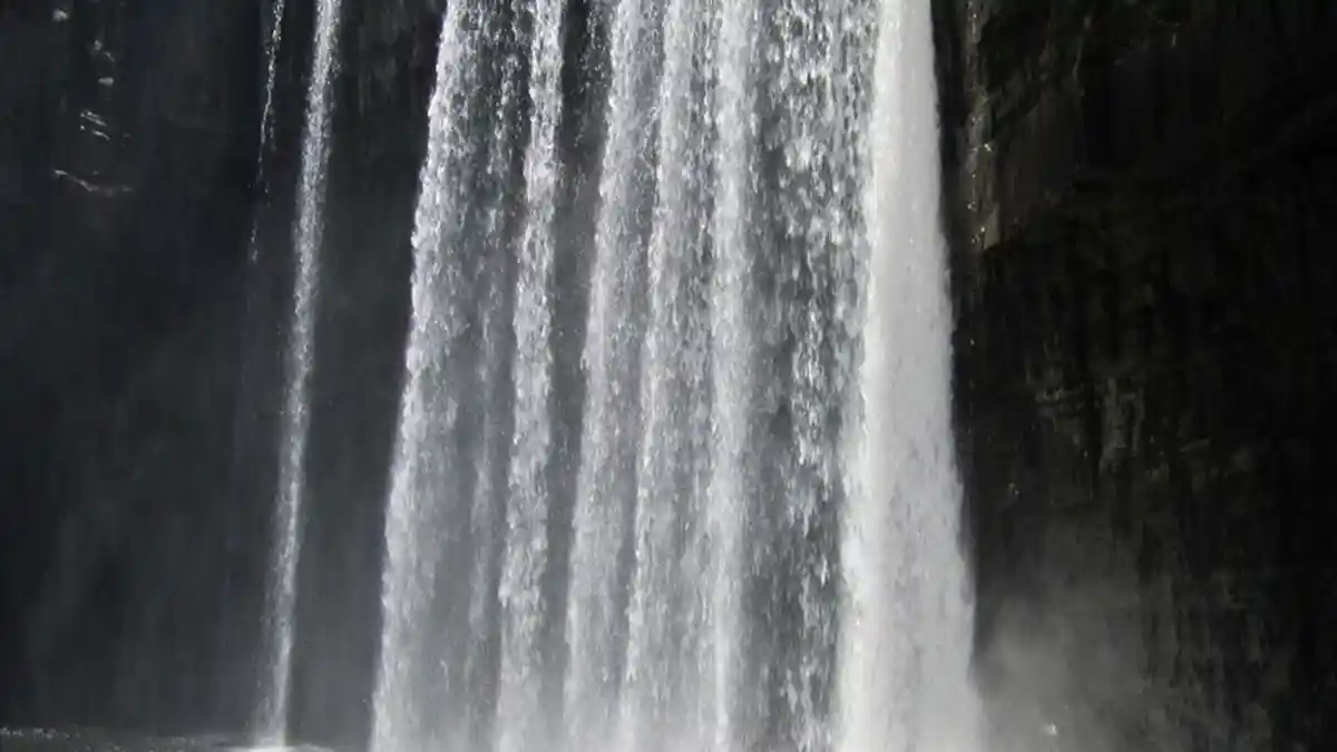 Delapan Air Terjun Kalbar, Tempat Wisata yang Masih Perawan