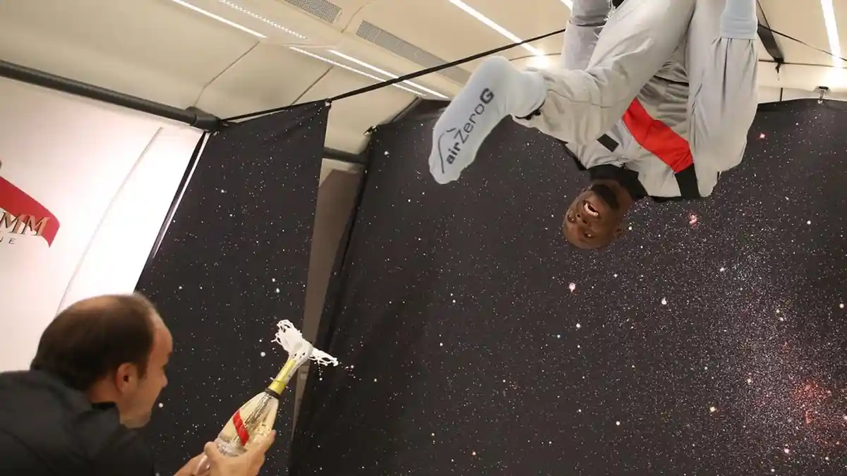 VIDEO - Usain Bolt Balap Lari Dengan Astronot Dalam Ruang Tanpa Gravitasi, Siapa yang Tercepat?