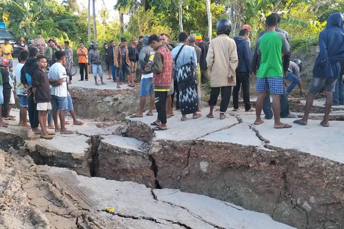 Longsor dan Jalan Amblas, Ruas Jalan Oinlasi-Niki-Niki di TTS NTT Putus Total