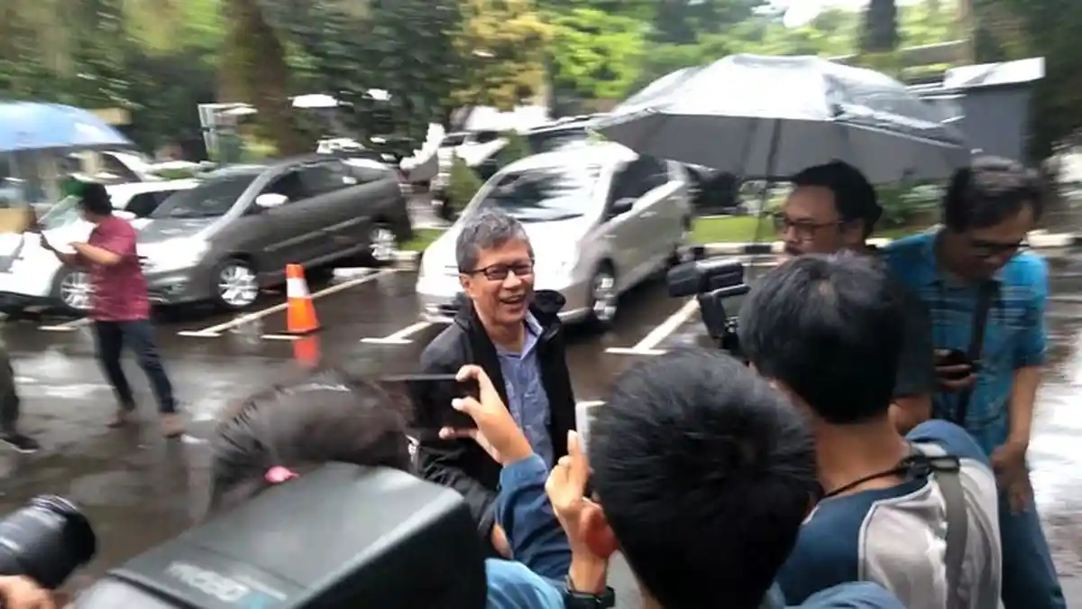 Rocky Gerung: Setiap Penundaan Ada Manipulasi, Itu Rumusnya