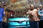 Penjualan C-HR Hybrid Ungguli Camry Hybrid