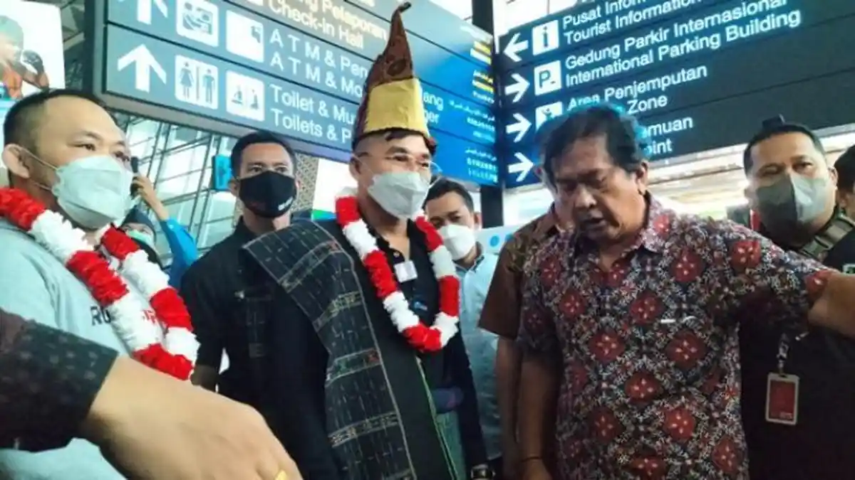 JEKA Saragih Tiba di Indonesia, Ingin Jumpai Presiden Jokowi, Minta Jalan di Kampungnya Diperbaiki