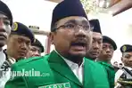 ketua-umum-pp-gp-ansor-yaqut-cholil-qoumas-saat-ditemui-di-gedung-negara-grahadi.jpg