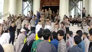 Aksi-Mahasiswa-Jambi.jpg