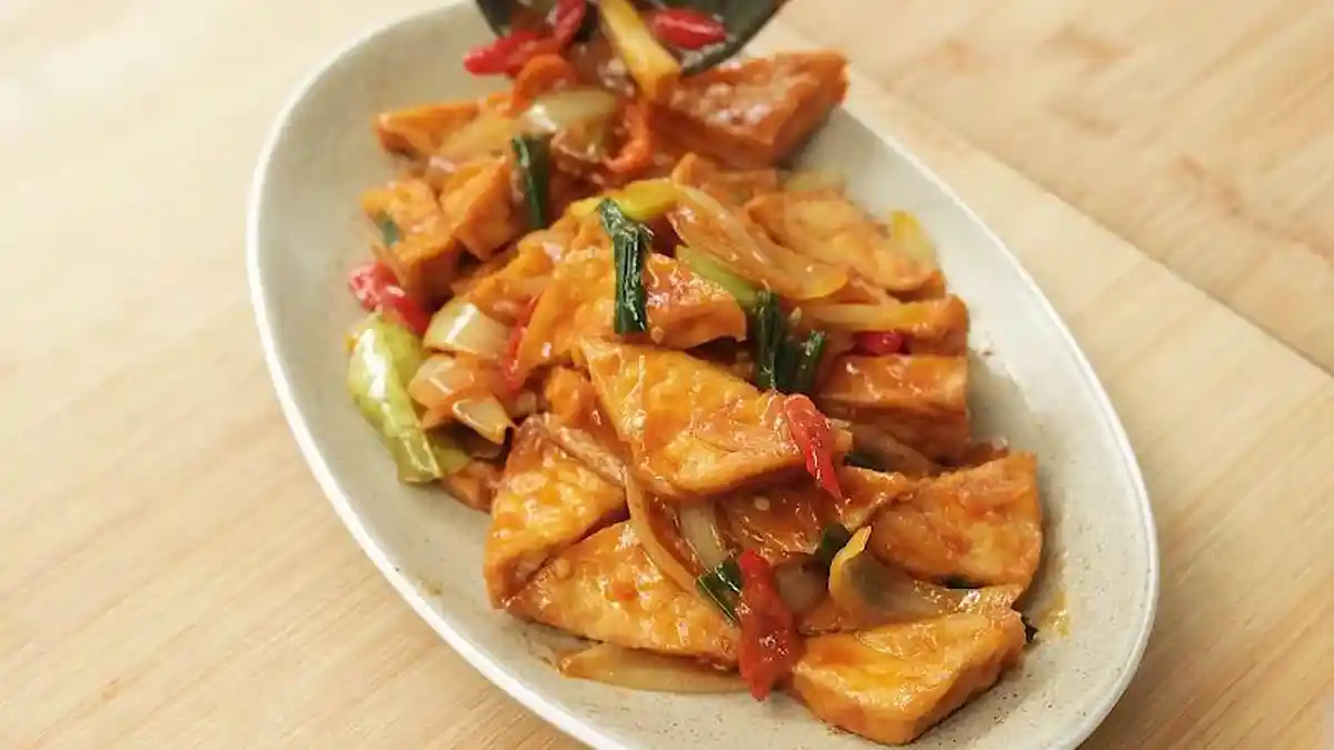 Bahannya Murah Tapi Mewah, Resep Oseng Tahu Saus Padang ala Chef Devina : Kenyal, Pedas dan Gurih!