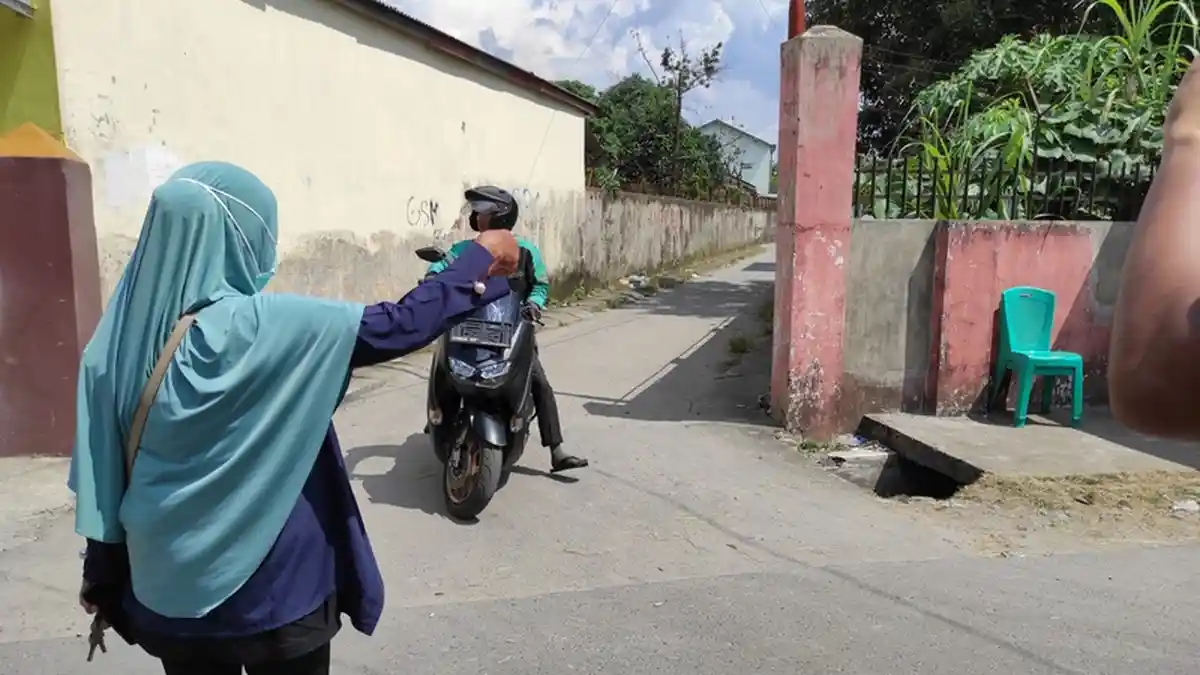 Kelurahan Tanjung Sari Tertinggi Kasus Covid-19, Petugas Jaga Minta Pengendara Putar Arah