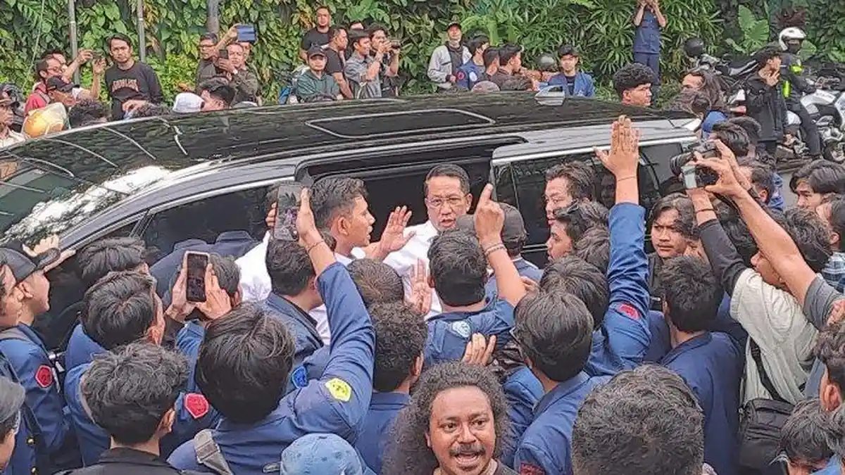 Mahasiswa Trisakti, UNS, UGM, dan BEM SI Tolak Dwifungsi, Jelang Pengesahan RUU TNI