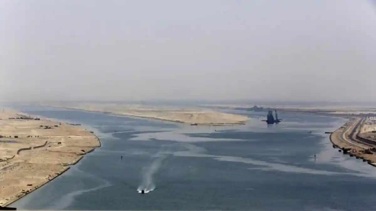 Januari Lalu Penghasilan Mesir dari Terusan Suez Melorot 50 Persen