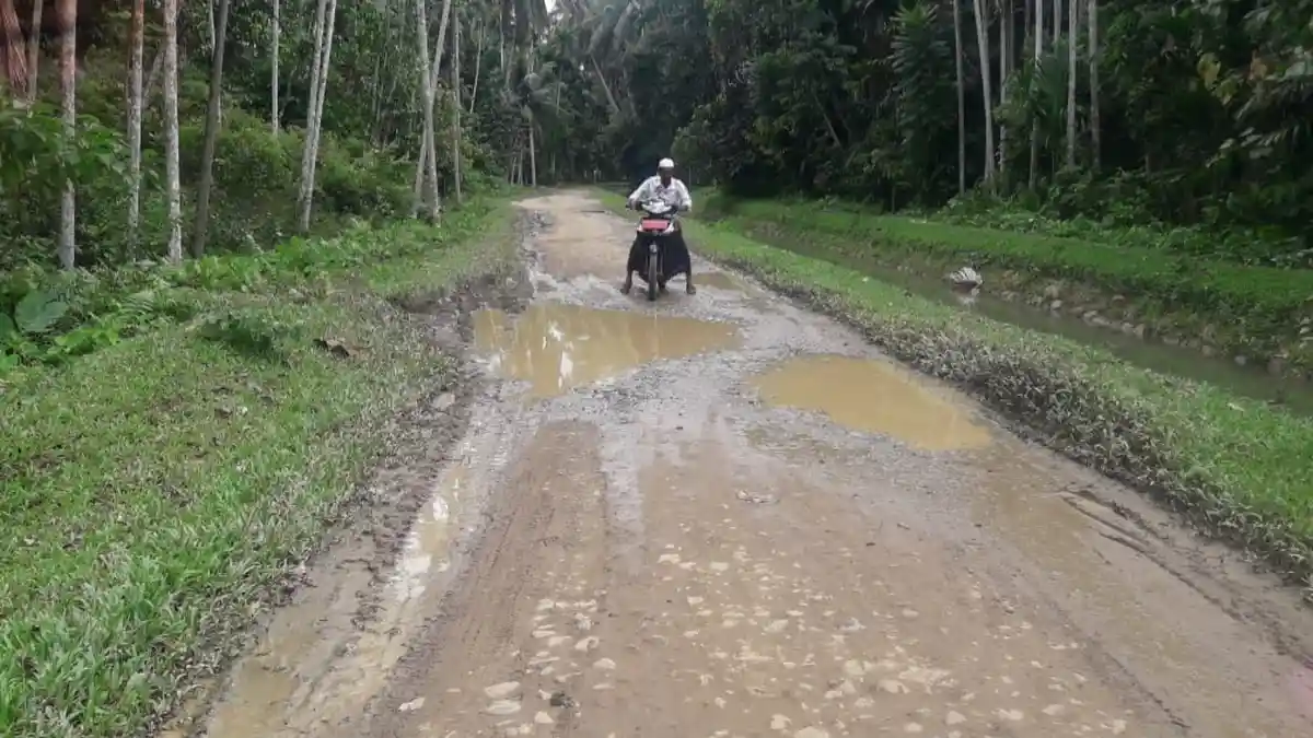 Ruas Jalan Panton Bili Pandrah Rusak Parah, Masyarakat Berharap Segera Diperbaiki