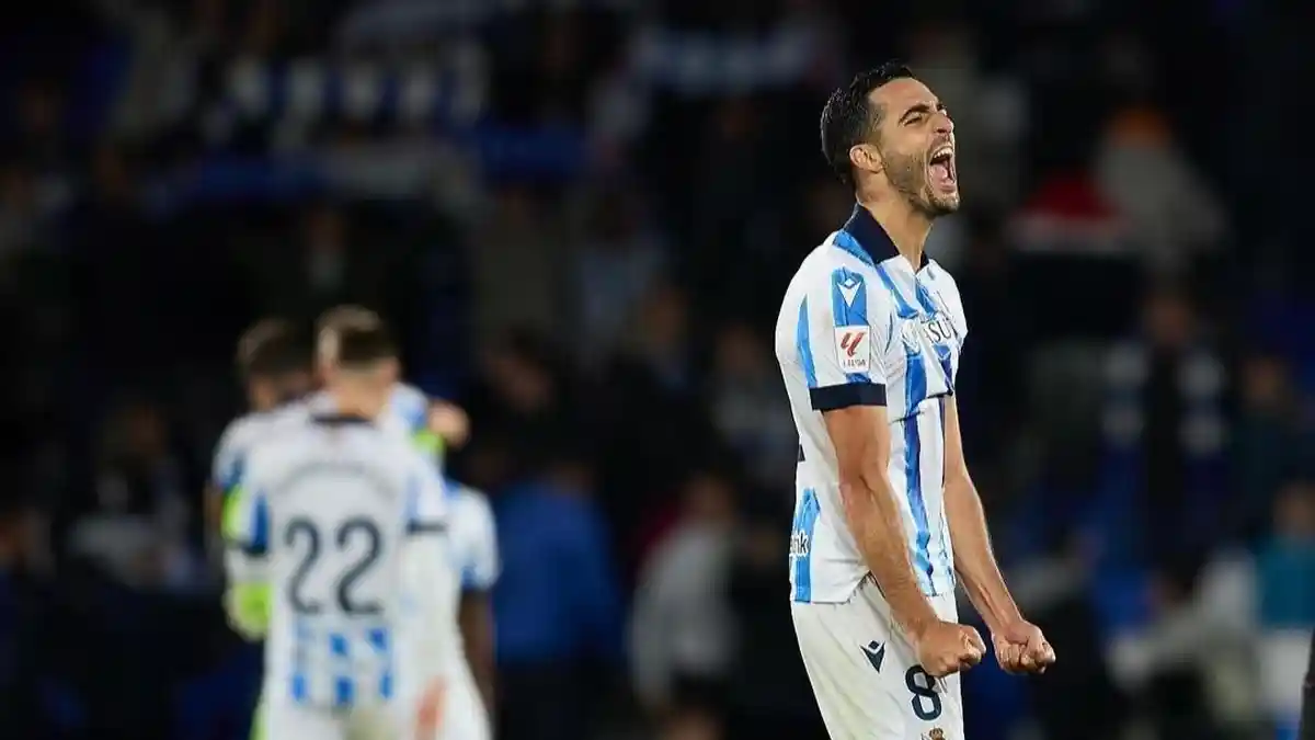 Barcelona Ingin Rekrut Gelandang Real Sociedad, Mikel Merino