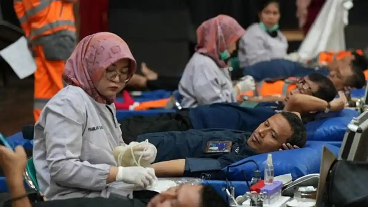 Semen Tonasa Gelar Donor Darah dan Pemeriksaan Kesehatan Mata Gratis