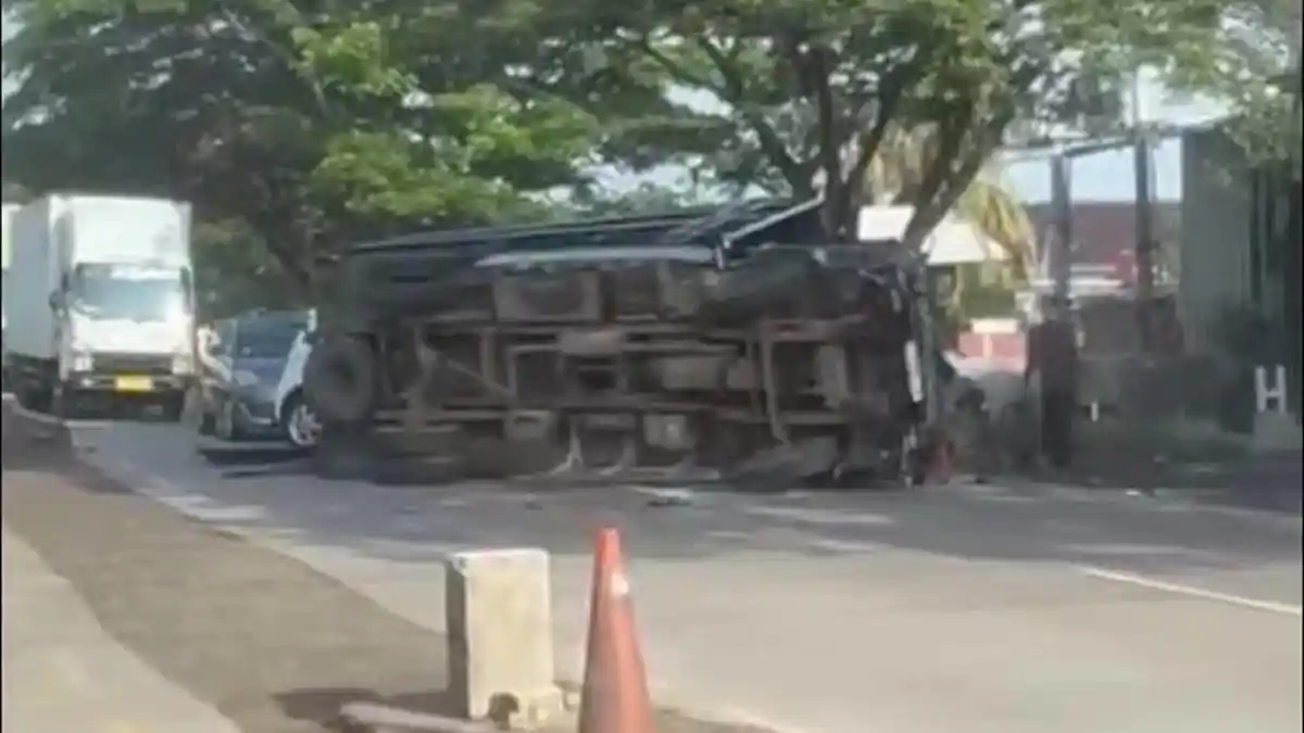Kecelakaan Beruntun di Pantura Indramayu, Truk Tabrak Mobil yang Putar Balik, Libatkan 4 Kendaraan