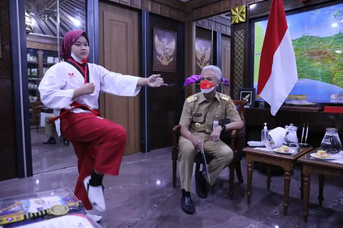 Inilah Sekar, Siswi SD Kelas V yang Bikin Gubernur Ganjar Bergidik - Atlet Taekwondo Asal Ungaran