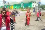 DPD-PDIP-Luwu-diiringi-tari-perang-Pangngaru-khas-suku-Rongkong.jpg