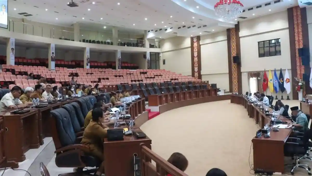 Banggar DPRD Sulut Mulai Bahas Ranperda Pertanggungjawaban APBD 2025 Bersama TAPD Pemprov - Tribunmanado.co.id