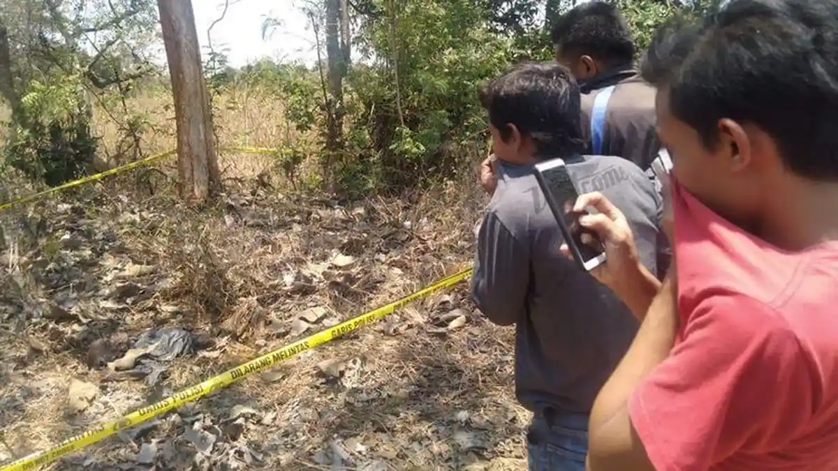 Mayat Dalam Kondisi Sudah Membusuk Ditemukan Warga Gresik di Lahan Tebu